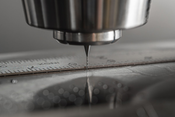 Qualitätssicherung in der Präzisionsfertigung: Was bedeuten ISO 9001, Messprotokolle und Rückverfolgbarkeit?